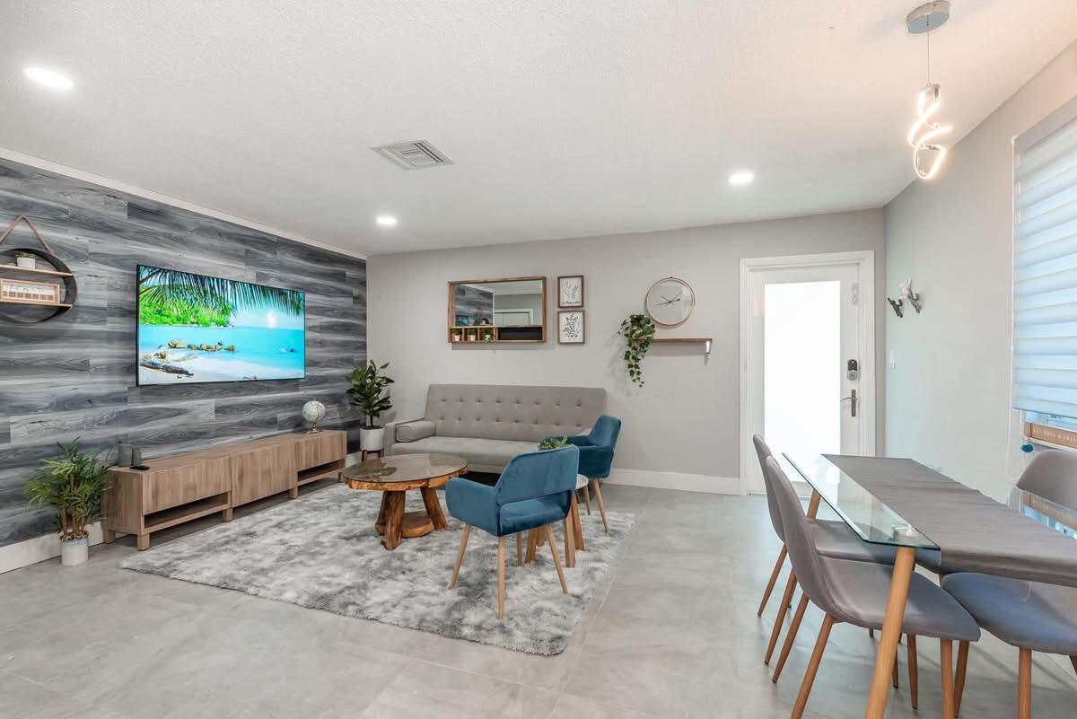 2747 Griffin Road, Unit 13 Fort Lauderdale, FL 33312 - Photo 34 of 37 IMG_1143