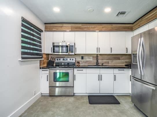 2747 Griffin Road, Unit 13 Fort Lauderdale, FL 33312 - Photo 8 of 37 IMG_0023