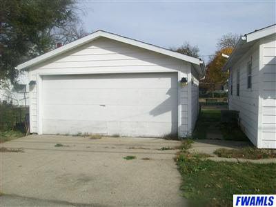 1010 Adams Street Decatur, IN 46733 - Photo 3 of 15