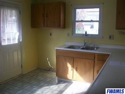 1010 Adams Street Decatur, IN 46733 - Photo 7 of 15