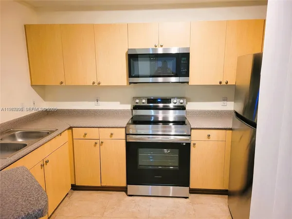 $2,450 | 1919 Van Buren Street, Unit 111A, Hollywood, FL 33020