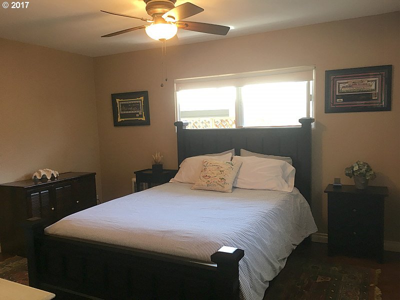 173 Northeast Bridgeton Road, Unit 22 Portland, OR 97211 - Photo 9 of 20 Gallery Image 9