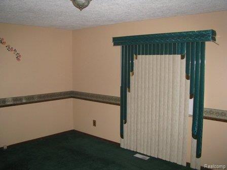 520 Helen Street Inkster, MI 48141 - Photo 4 of 11 bedroom.jpg