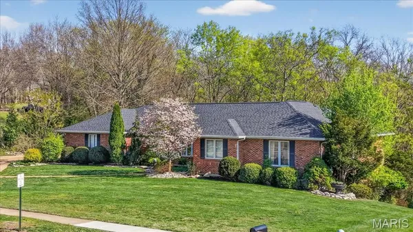 $725,000 | 790 Villa Gran Way, Fenton, MO 63026