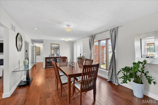 $725,000 | 790 Villa Gran Way, Fenton, MO 63026