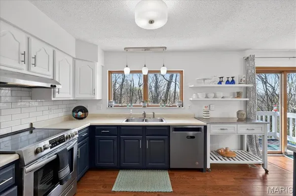 $725,000 | 790 Villa Gran Way, Fenton, MO 63026