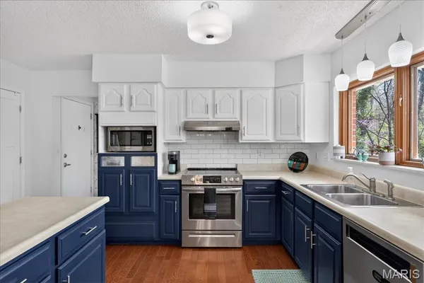 $725,000 | 790 Villa Gran Way, Fenton, MO 63026