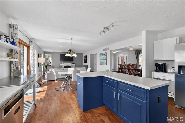 $725,000 | 790 Villa Gran Way, Fenton, MO 63026
