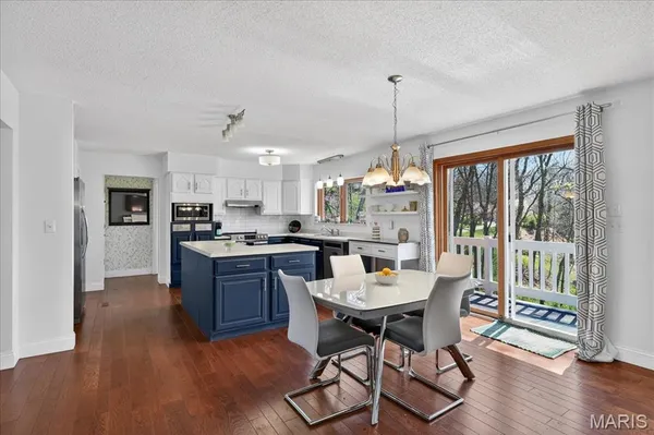 $725,000 | 790 Villa Gran Way, Fenton, MO 63026