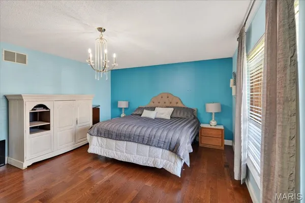 $725,000 | 790 Villa Gran Way, Fenton, MO 63026