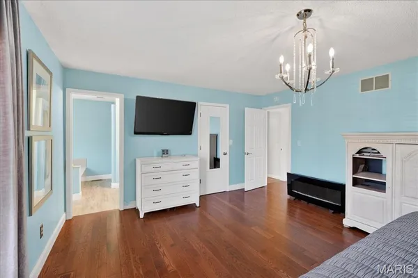 $725,000 | 790 Villa Gran Way, Fenton, MO 63026