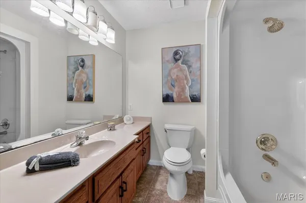 $725,000 | 790 Villa Gran Way, Fenton, MO 63026