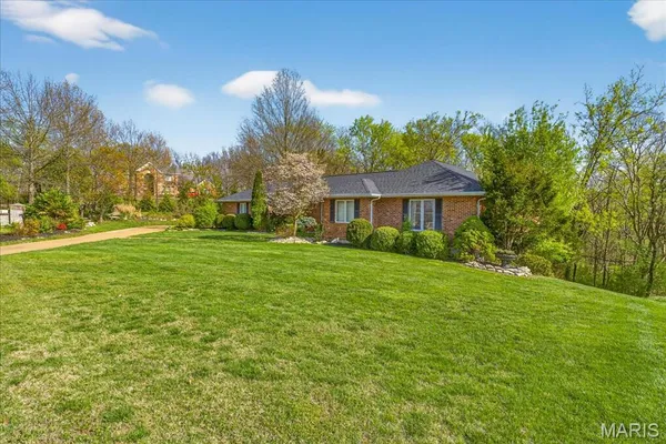 $725,000 | 790 Villa Gran Way, Fenton, MO 63026