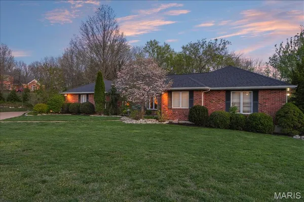 $725,000 | 790 Villa Gran Way, Fenton, MO 63026