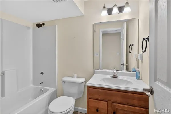 $725,000 | 790 Villa Gran Way, Fenton, MO 63026