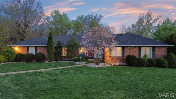 $725,000 | 790 Villa Gran Way, Fenton, MO 63026