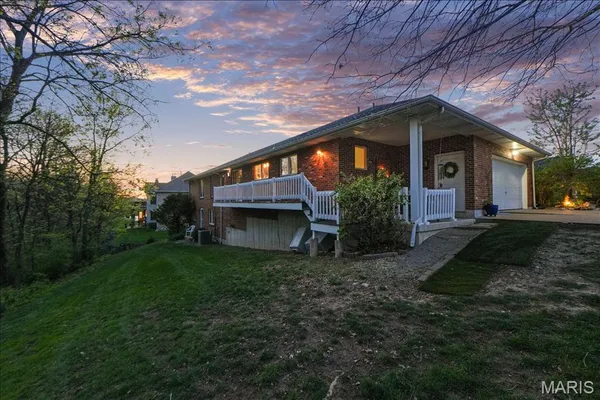 $725,000 | 790 Villa Gran Way, Fenton, MO 63026