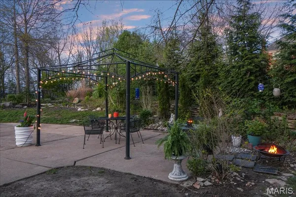 $725,000 | 790 Villa Gran Way, Fenton, MO 63026