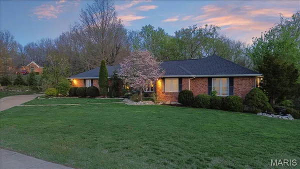 $725,000 | 790 Villa Gran Way, Fenton, MO 63026