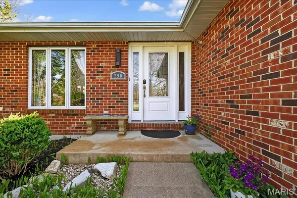$725,000 | 790 Villa Gran Way, Fenton, MO 63026