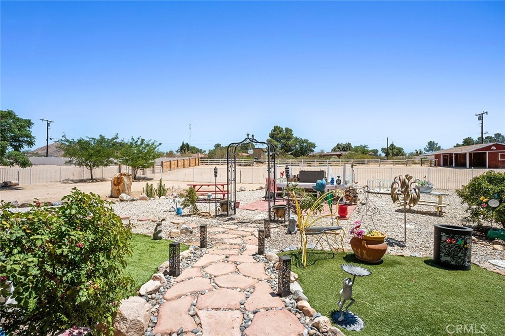 15093 Mandan Road Apple Valley, CA 92307 - Photo 36 of 56