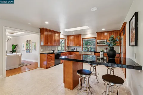 $1,999,000 | 1149 Camino Vallecito, Lafayette, CA 94549