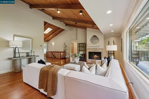 $1,999,000 | 1149 Camino Vallecito, Lafayette, CA 94549