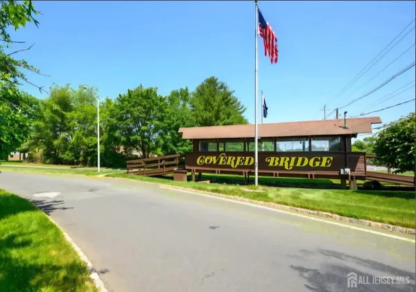 $2,300 | 11 Pine Cluster Circle, Unit F, Manalapan, NJ 07726