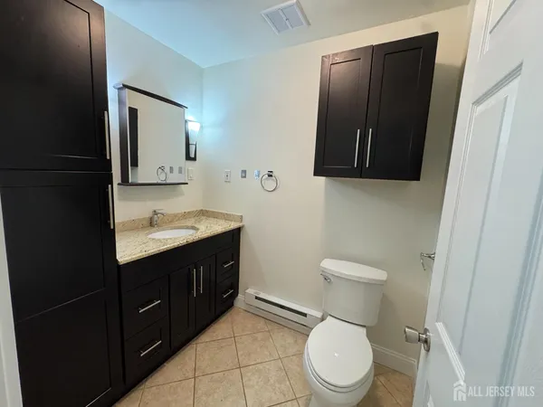 $2,300 | 11 Pine Cluster Circle, Unit F, Manalapan, NJ 07726