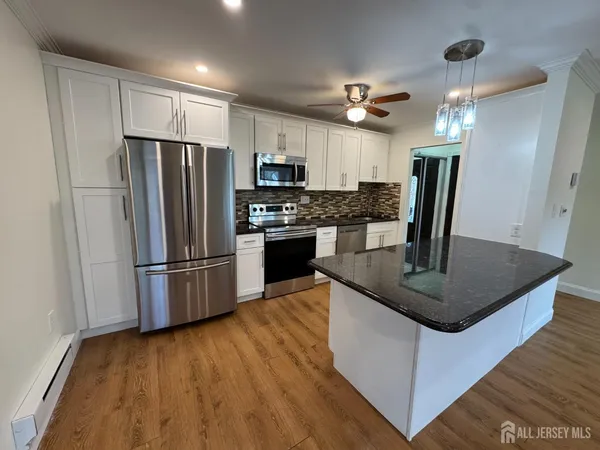 $2,300 | 11 Pine Cluster Circle, Unit F, Manalapan, NJ 07726