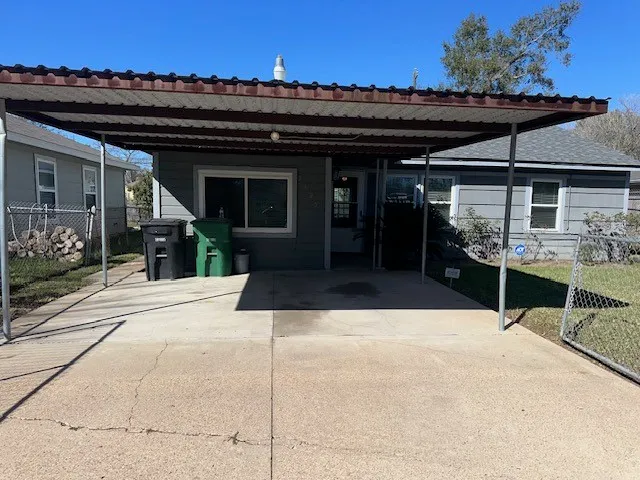 $1,700 | 5425 Bataan Road, Houston, TX 77033