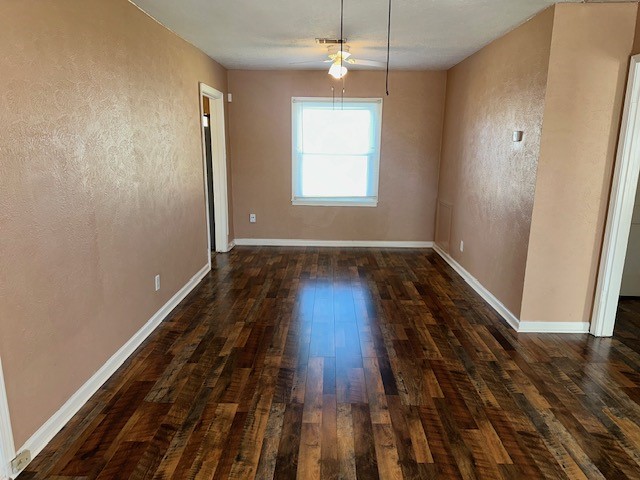 5425 Bataan Road Houston, TX 77033 - Photo 4 of 11 Family Room