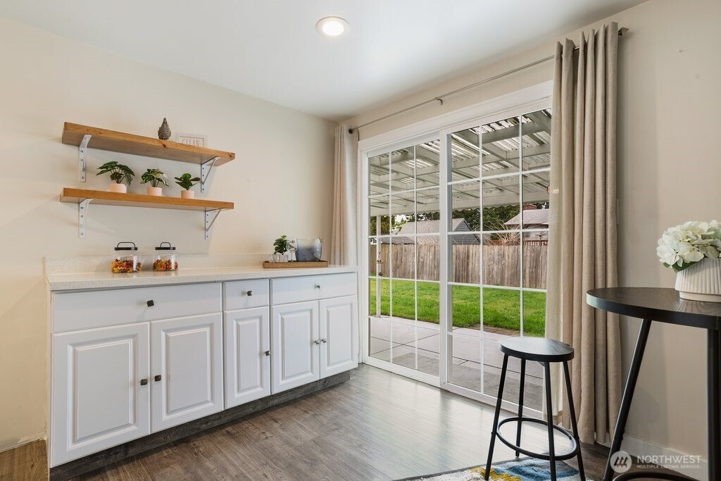 12214 4th Avenue Southwest Seattle, WA 98146 - Photo 16 of 33