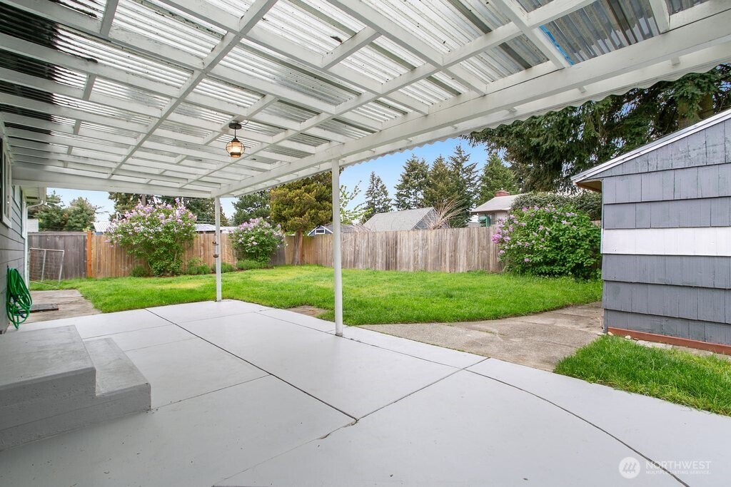 12214 4th Avenue Southwest Seattle, WA 98146 - Photo 27 of 33