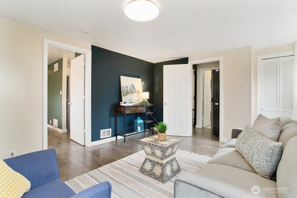 12214 4th Avenue Southwest Seattle, WA 98146 - Photo 10 of 33