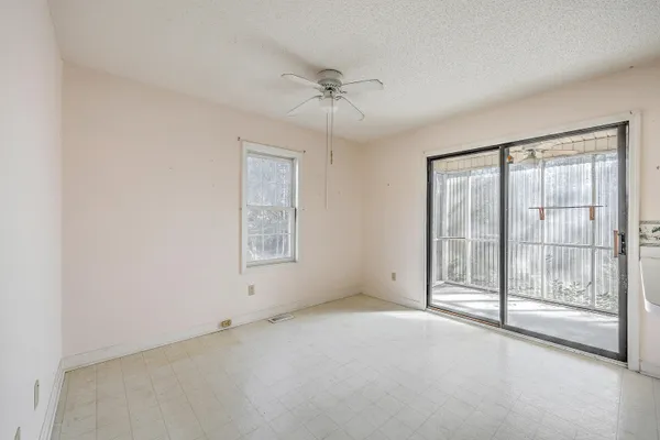 $214,900 | 131 South Cove Drive, West Columbia, SC 29170