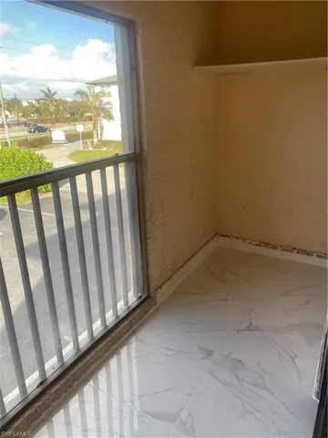 $1,500 | 830 Wiggins Pass Road, Unit 10, Naples, FL 34110