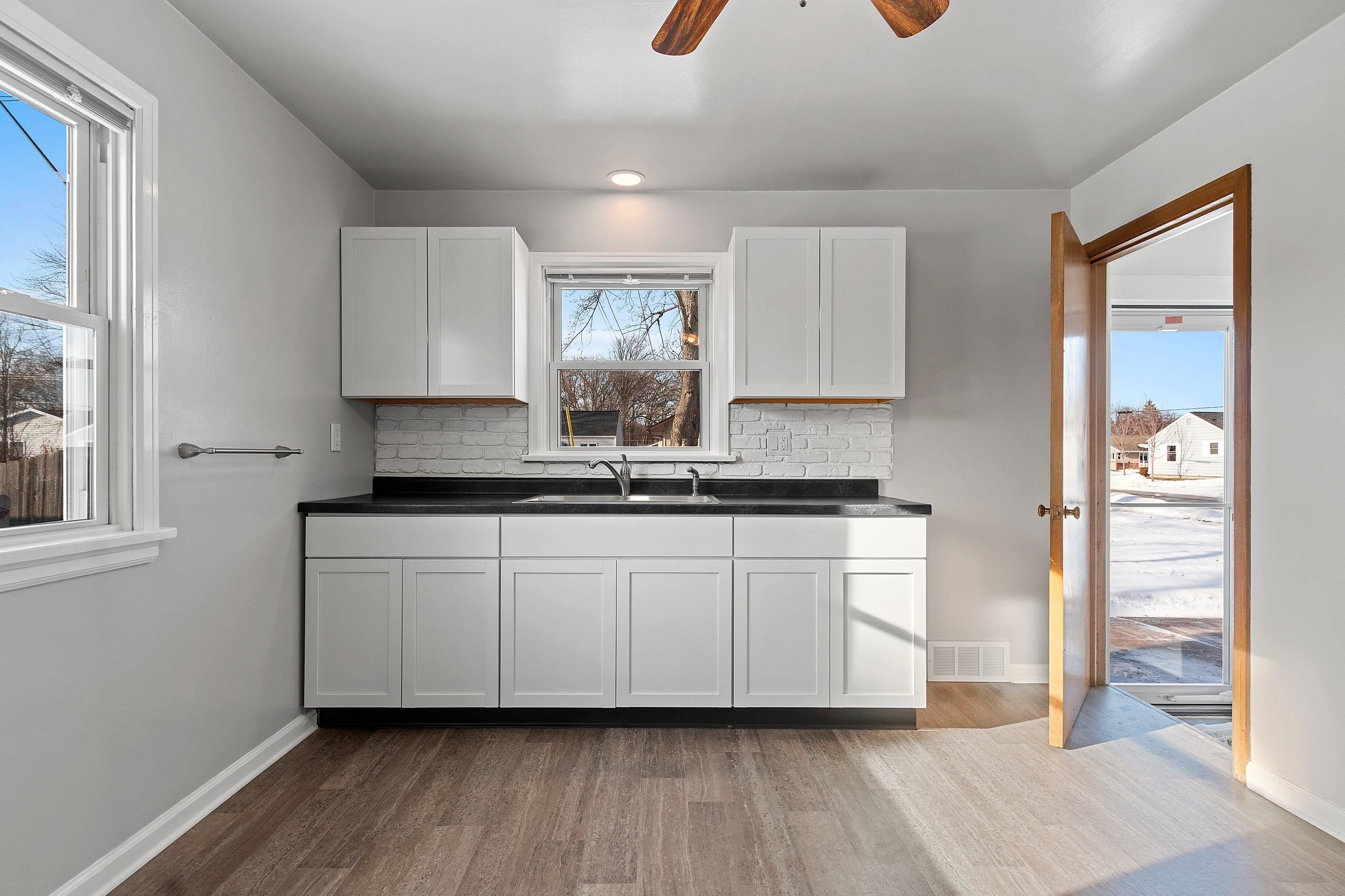 963 Liberty Street Green Bay, WI 54304 - Photo 13 of 25