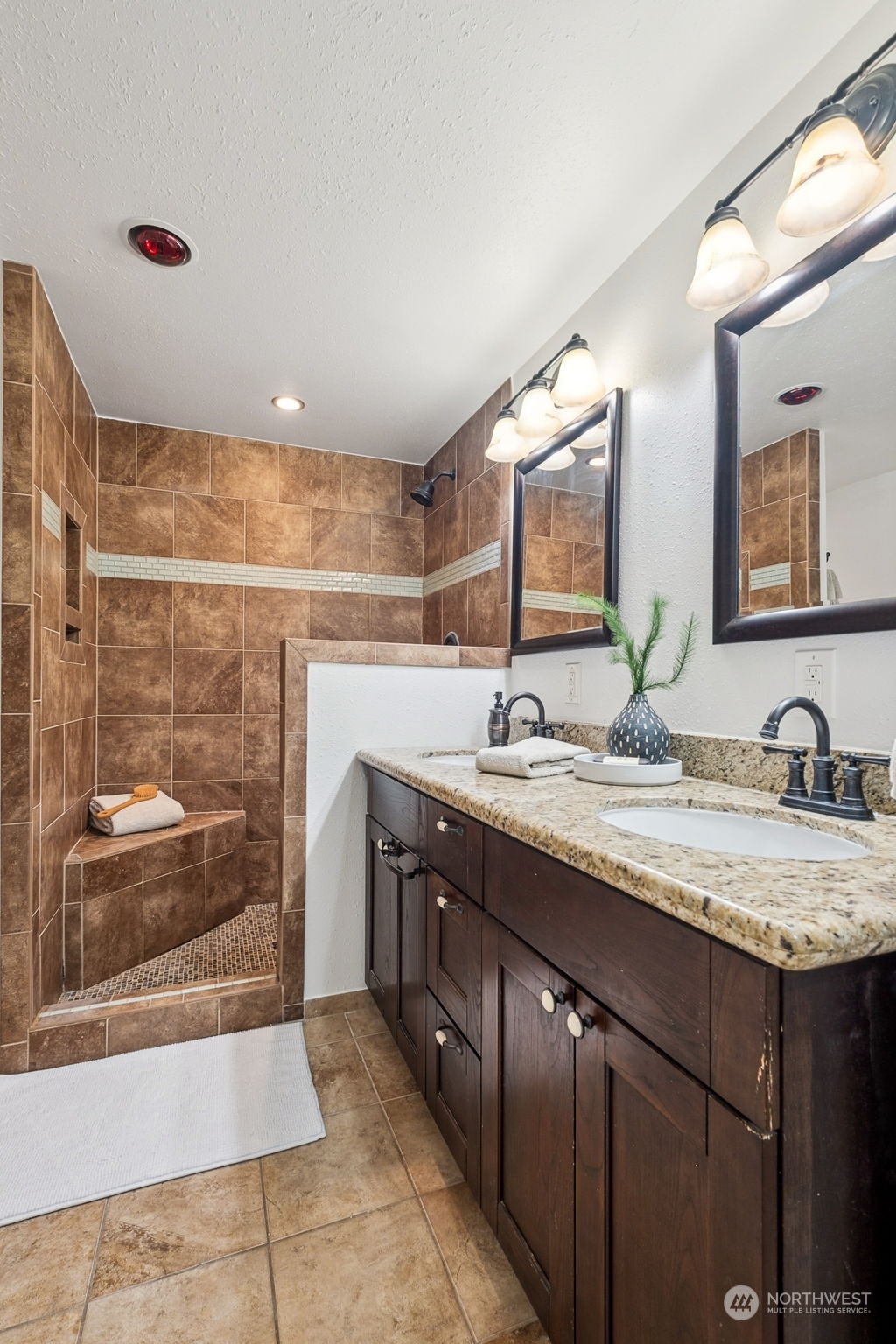 6806 Southeast 8th Street Renton, WA 98059 - Photo 15 of 32