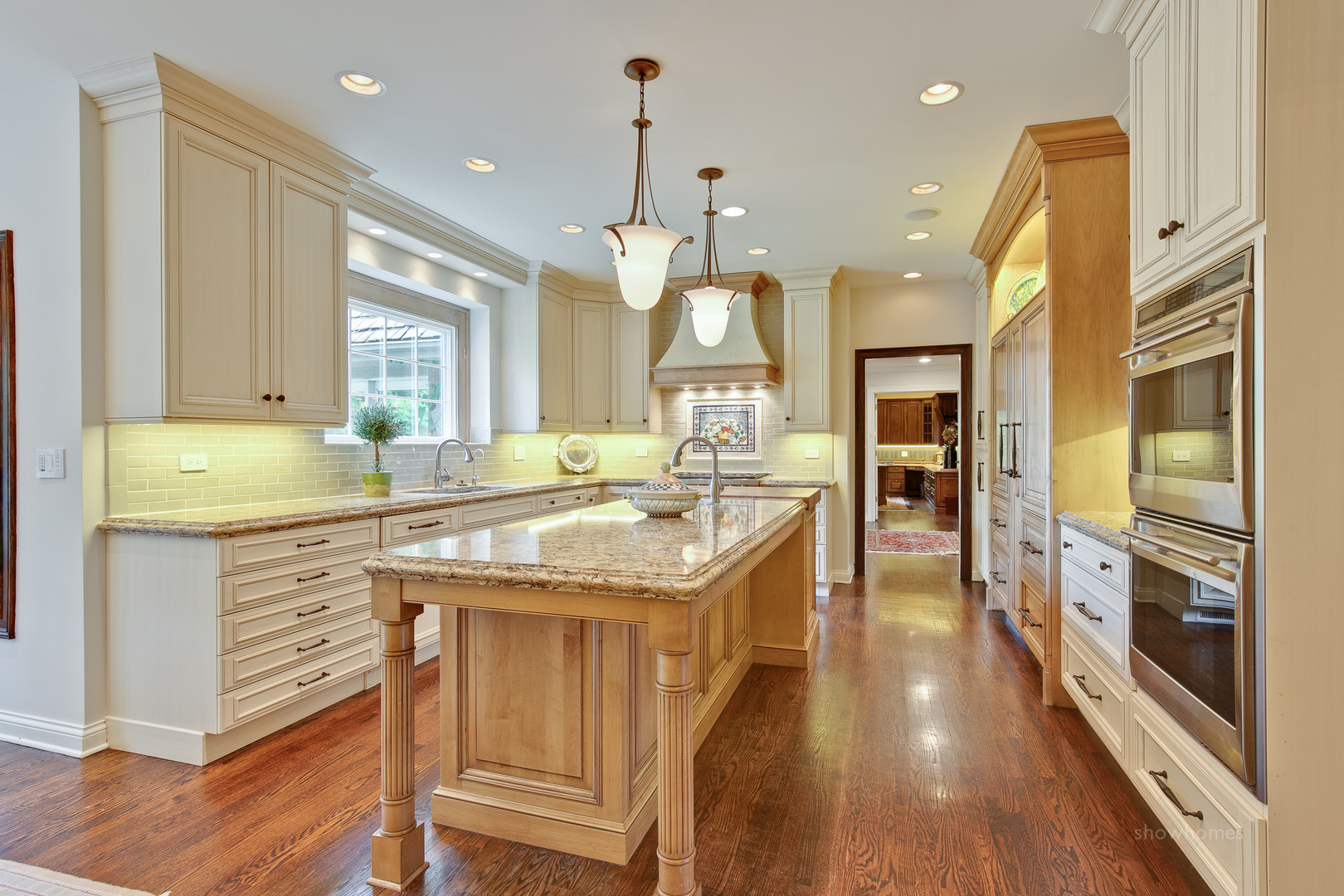433 South Ridge Road Lake Forest, IL 60045 - Photo 19 of 49 a kitchen with a sink stove and refrigerator