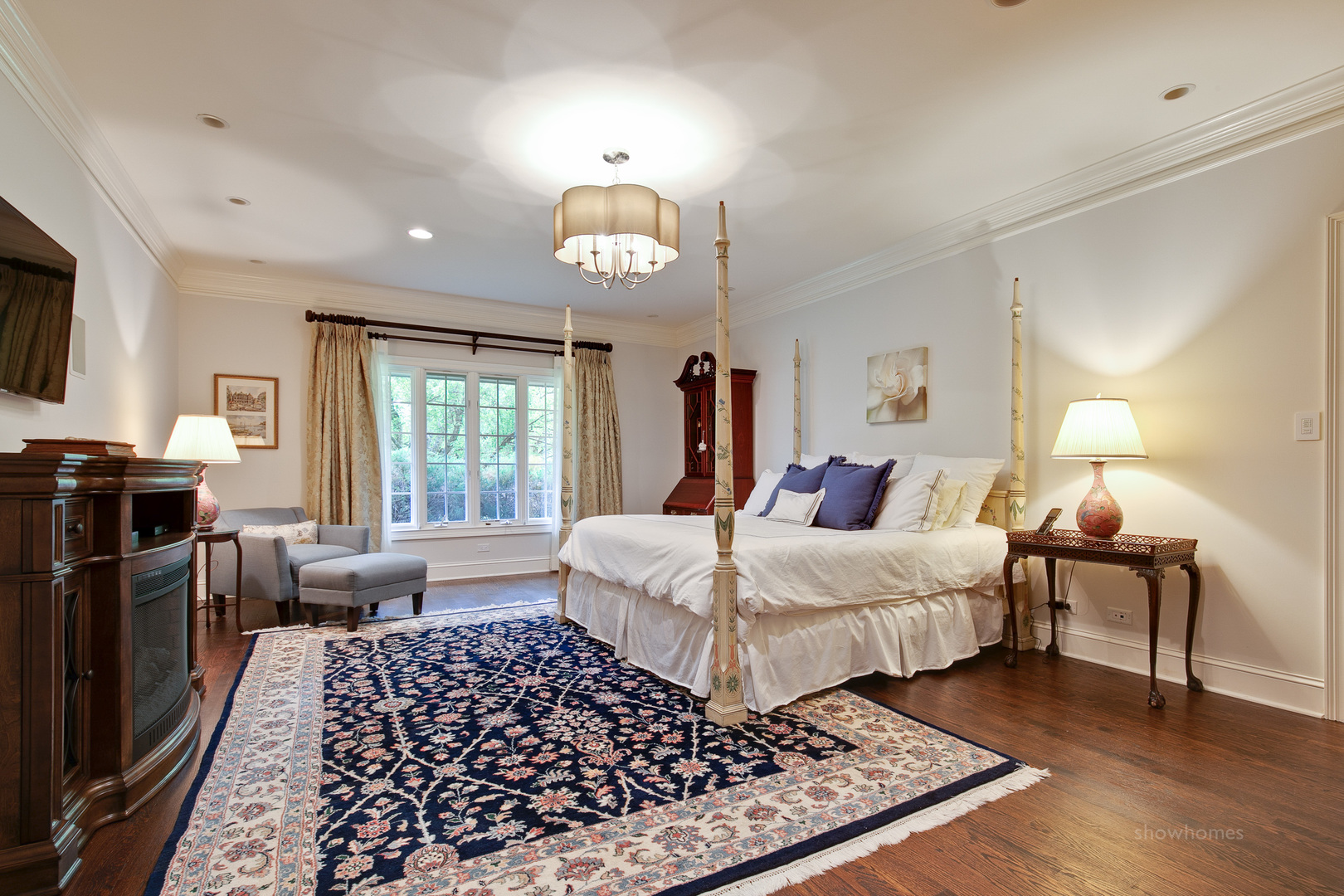 433 South Ridge Road Lake Forest, IL 60045 - Photo 20 of 49 a bed room with a bed window and a chair
