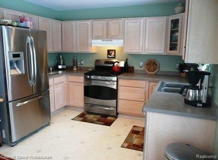 4355 Budd Road Waterford, MI 48329 - Photo 8 of 18 Kitchen