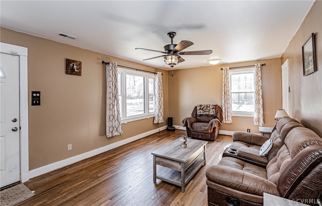 712 Beverstone Road Henrico, VA 23075 - Photo 5 of 47 Gallery Image 5