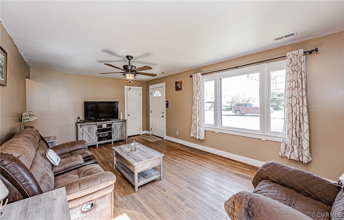 712 Beverstone Road Henrico, VA 23075 - Photo 6 of 47 Gallery Image 6
