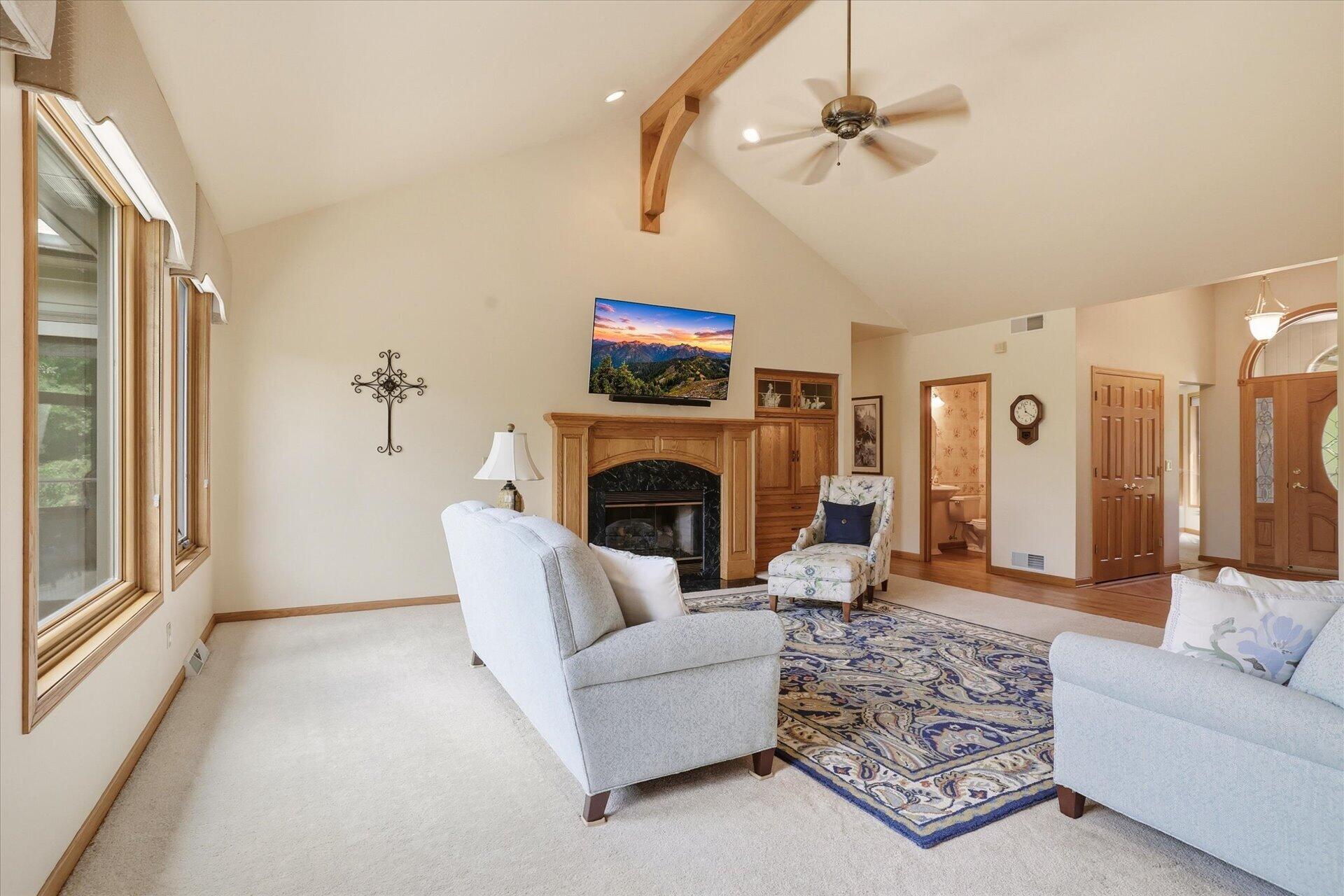 W330-s1417 County Rd C Delafield, WI 53018 - Photo 6 of 39 Vaulted Ceiling and beautiful wood beam