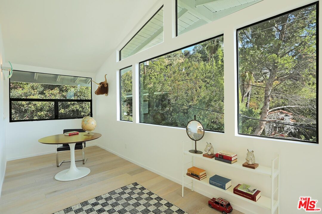 1633 Queens Road Los Angeles, CA 90069 - Photo 14 of 32