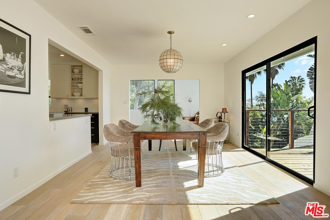 1633 Queens Road Los Angeles, CA 90069 - Photo 7 of 32