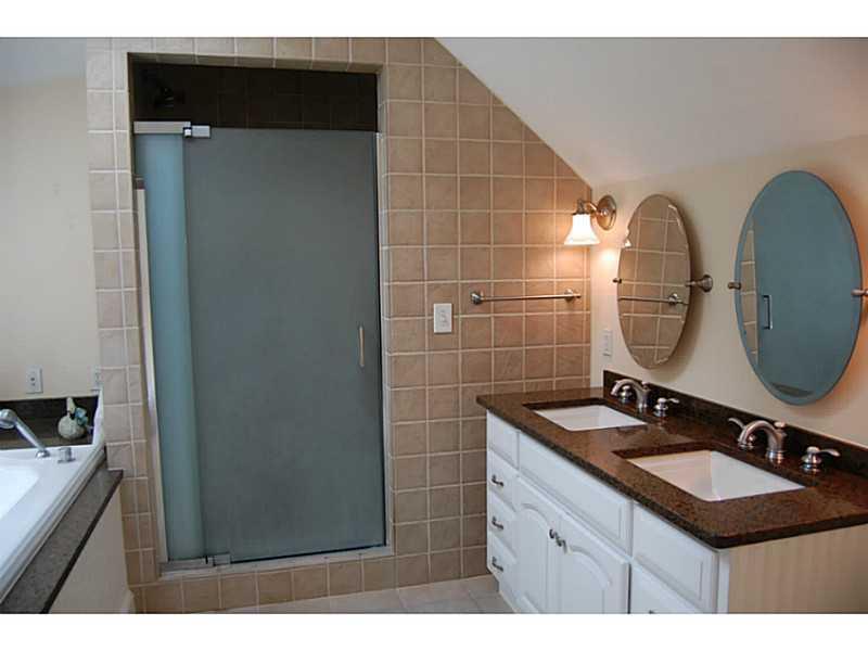 337 Ludwig Road Hope, ME 04847 - Photo 15 of 26 Master Bath/Spa.