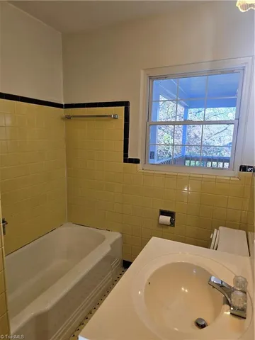 $1,250 | 1831 West 1st Street, Winston-Salem, NC 27104