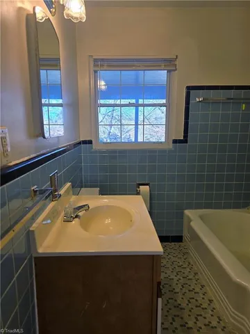 $1,250 | 1831 West 1st Street, Winston-Salem, NC 27104